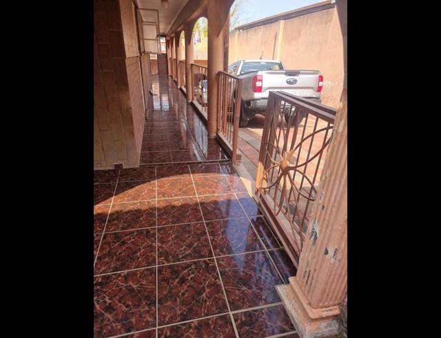 4 BEDROOM HOUSE FOR SALE IN LORENTZVILLE